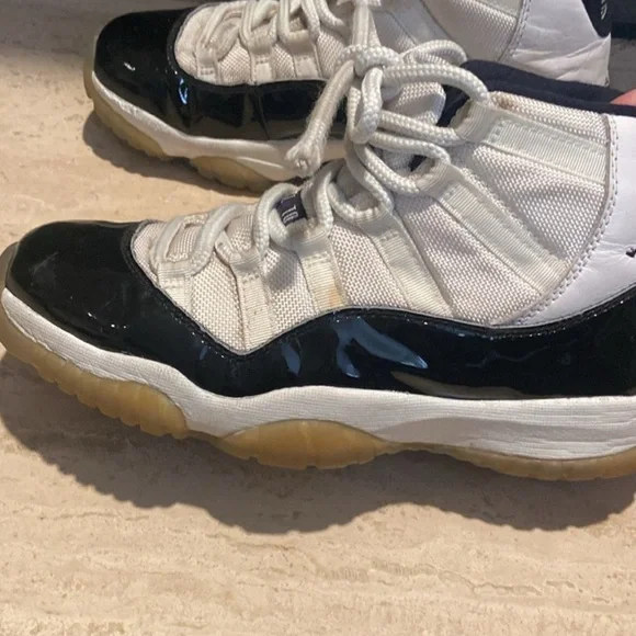 Vintage OG Jordan High-Top Sneakers - Picture 3 of 4